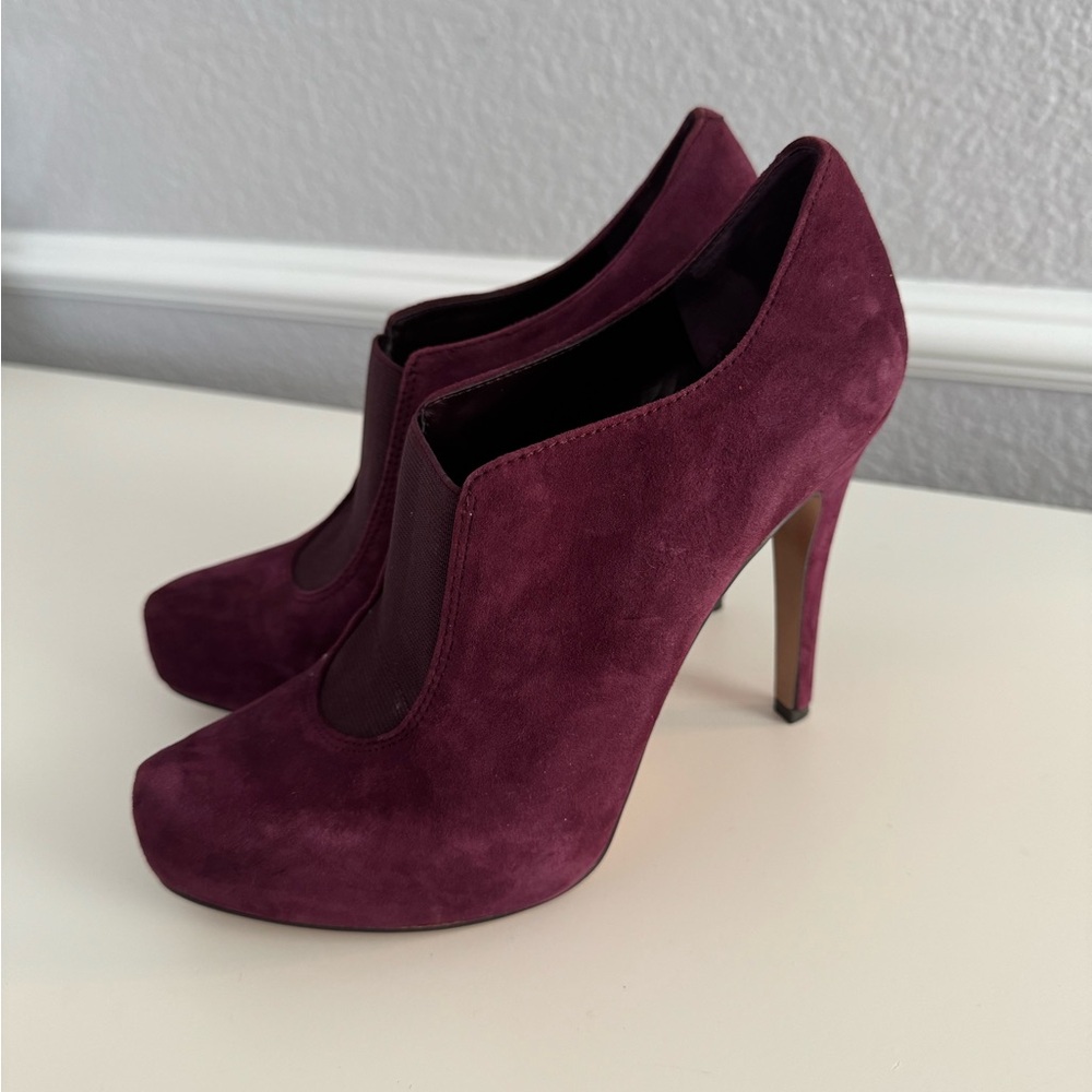 BCBG Generation Priyah Suede Leather High Heel Ankle Booties sz 8